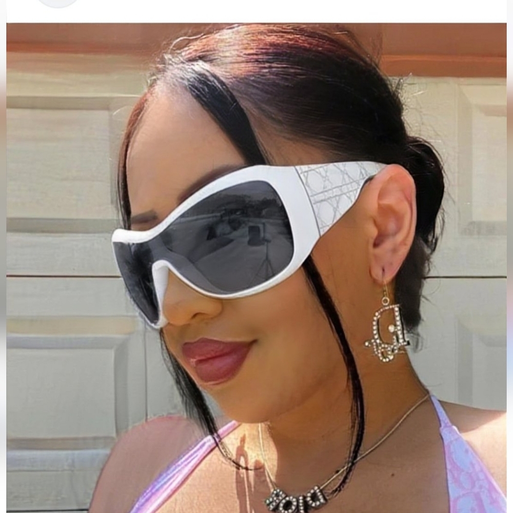 NWOT Fashion Overside Sunglasses